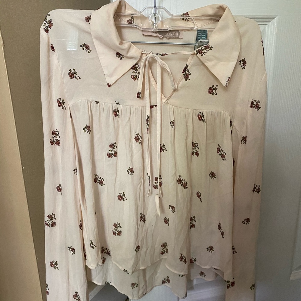 Forever 21 tie neck floral blouse